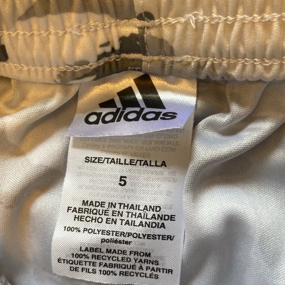 Adidas Black T-Shirt and Camo Shorts Set - Size 5 - Picture 5 of 5